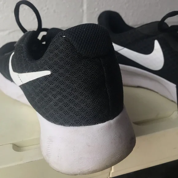 Black w: White swoosh Nike - Picture 12 of 13